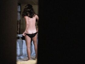 Хантер Тайло голая, Дафна Зунига голая – Кровавое посвящение (1984) #3