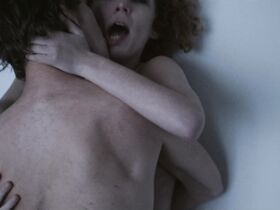 Хелен Де Воз голая, Шарлотта Вандермерш голая – Бельгия (2016) #2