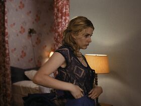 Грета Гервиг секси – Давай, до свидания! (2012) #3