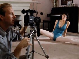 Гленн Клоуз голая, Мег Тилли секси – Большое разочарование (1983) #3