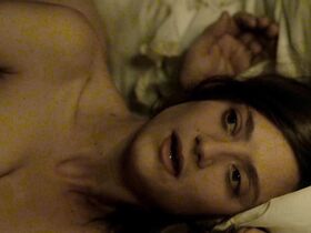 Жоржиа Скалье голая, Аликс Бенезек голая – Запах мандарина (2015) #2