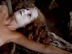 Джемма Джонс голая, Джорджина Хейл голая – Дьяволы (1971) #3