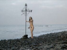 Франсуаза Паскаль голая – Железная роза (1973) #2