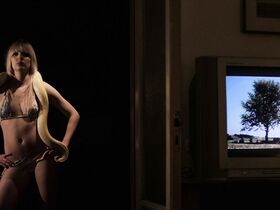 Ева Матула голая, Каролина Корта голая, Барбара Любос голая – Собачье поле (2014) #2