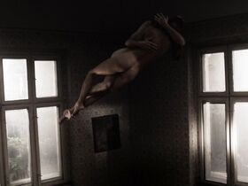 Ева Матула голая, Каролина Корта голая, Барбара Любос голая – Собачье поле (2014)