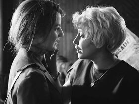 Эстер Гаррель голая, Лейла Бехти секси – Астрагал (2015) #3