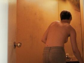 Эрика Оверхолт голая, Джэми Бернадетт голая – Остров Элдер (2016)