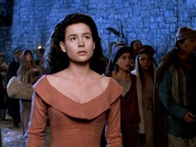 Эмбет Дэвидц секси – Зловещие мертвецы 3: Армия тьмы (1992)