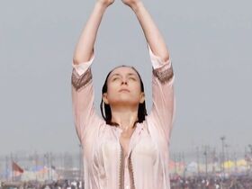 Эльза Зильберштейн голая – Один плюс одна (2015) #2