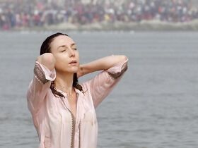 Эльза Зильберштейн голая – Один плюс одна (2015) #3