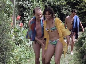 Эммануэль Беар секси, Натали Кардон секси – Мучение (1994) #2