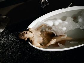 Чон До-ён голая, Со У голая – The Housemaid (2010) #3