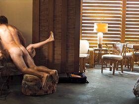 Коби Смолдерс секси – Друзья с колледжа s01e07 (2017) #2