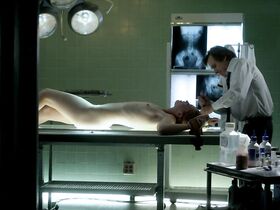 Кристин Донлон голая – Роковые красотки s02e09 (2012)