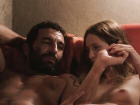 Криста Тере голая – Дочь босса (2015) #3