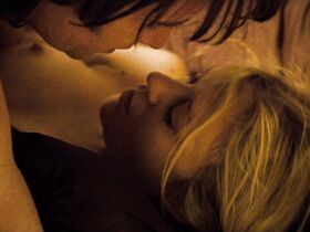 Хлоя Севиньи голая, Кэти Дерри голая, Кинси Паккард голая – Мистер Ганджубас (2010) #3