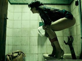 Каролина Банг секси, Макарена Гомес голая – Ведьмы из Сугаррамурди (2016) #3