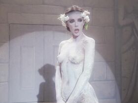 Кароль Лор голая – Фантастика (1980)