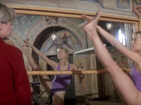 Кароль Буке секси, Линн-Холли Джонсон секси – Только для твоих глаз (1981) #3