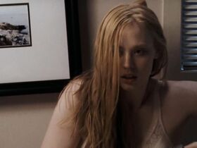 Бриана Эвиган секси, Дебора Энн Уолл секси – День матери (2010) #2