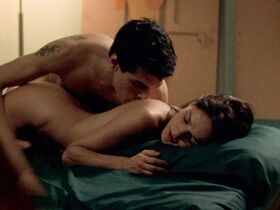 Барбара Леричи голая, Кьяра Казелли голая – Без сна (2001) #2