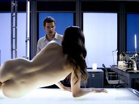 Эшли Ноэль голая – Роковые красотки s02e06 (2012)