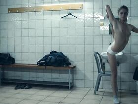 Ариана Лабед голая, Ангелики Папулия голая – Альпы (2011) #1