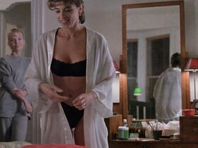 Аннабелла Шиорра голая, Ребекка Де Морнэй голая – Рука, качающая колыбель (1992) #3