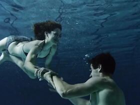 Лио Типтон секси – Одна квадратная миля (2014) #3