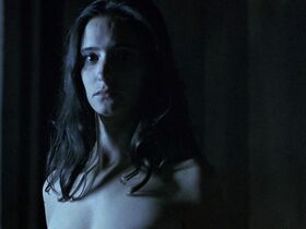 Ана Торрент голая – Коровы (1992) #3