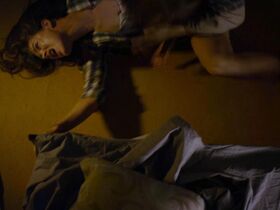 Эми Леннокс голая, Бориса Тютюнджиева голая – Поворот не туда 5: Кровное родство (2012) #3