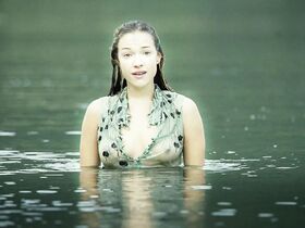 Алиция Бахледа секси – Ундина (2009)