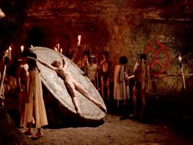 Александра Делли Колли голая – Остров зомби (1980) #2