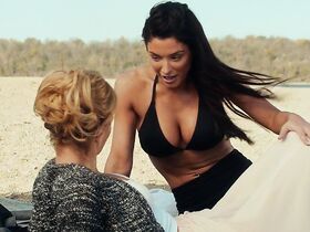 Натали Эва Мари секси – Необъяснимое (2017)