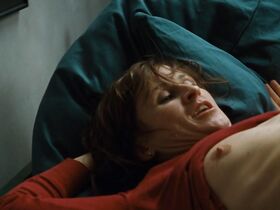 София Ройз голая – Любовь втроем (2010)