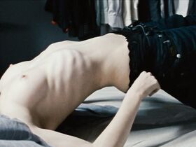 Нора фон Вальдштеттен голая – Гравитация (2009)