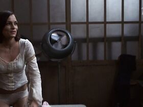 Фамке Янссен секси – Обмануть всех (2002) #3