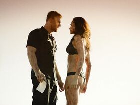 Кристина Очоа секси – Кровавая езда s01e02 (2017)