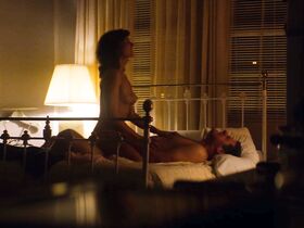 Элисон Бри голая – Блеск s01e01 (2017) #10