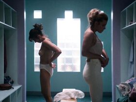 Элисон Бри голая – Блеск s01e01 (2017) #4