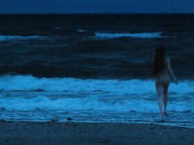 Франциска Вульф голая, Яна Палласке голая – 12 метров без головы (2009) #3