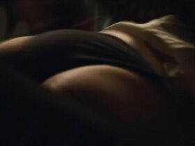 Вивьен Эндикотт Дуглас голая, Эмили Браунинг голая – Американские боги s01e02-04 (2017) #2