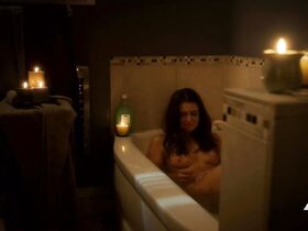 Кэтрин С. Хьюз голая – Королевство s03e02 (2017) #8