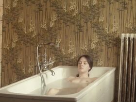 Марта Гастини голая – Огни осени (2016) #2