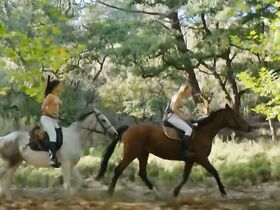 Жюль Эльтинг голая, Флора Булкан голая, Изабель Пунтель голая – Орнитолог (2016) #2