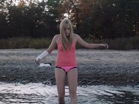 Майка Монро секси – Оно (2014)