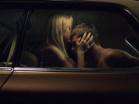 Майка Монро секси – Оно (2014) #2