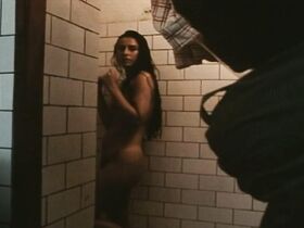 Ивана Величова голая, Мартина Адамцова голая – Нагота на продажу (1993) #3