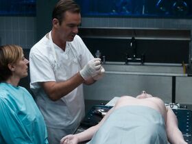 Натали Лестер голая, Натали Баскомб голая – Безмолвный свидетель s20e03 (2017) #3