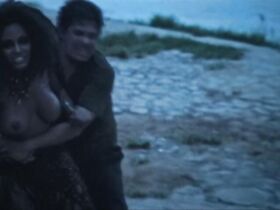 Камила Сильва голая – Два брата s01e06 (2017)